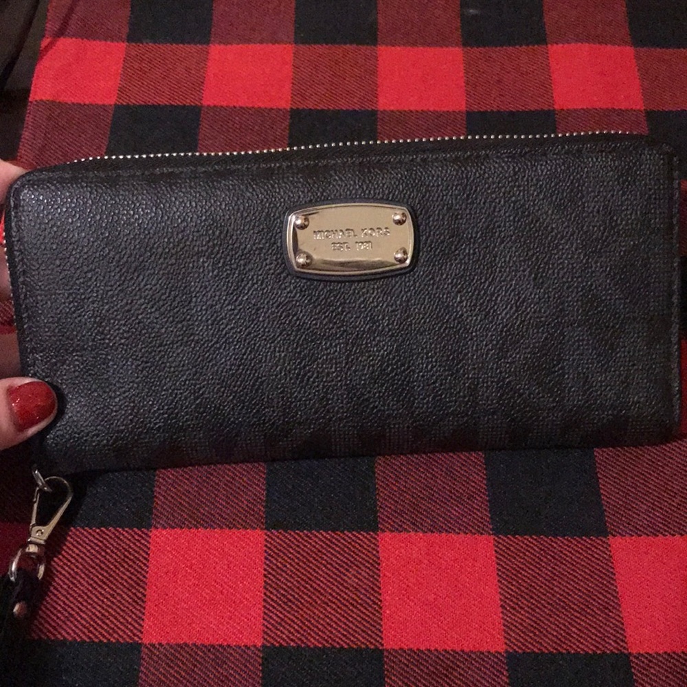 Brand New Michael Kors Wallet 🌹